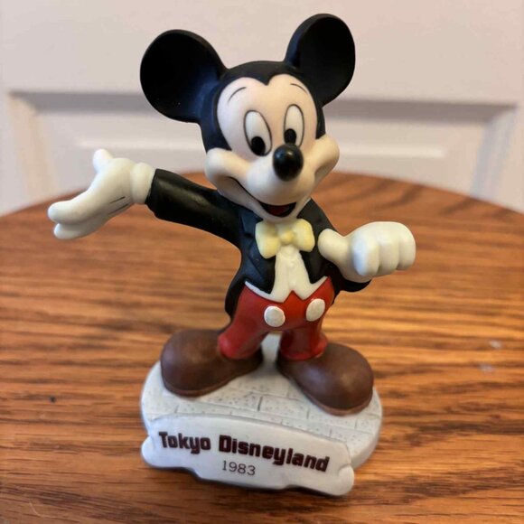 Mickey Mouse Porcelain Figurine Tokyo Disneyland 1983 - Picture 1 of 6